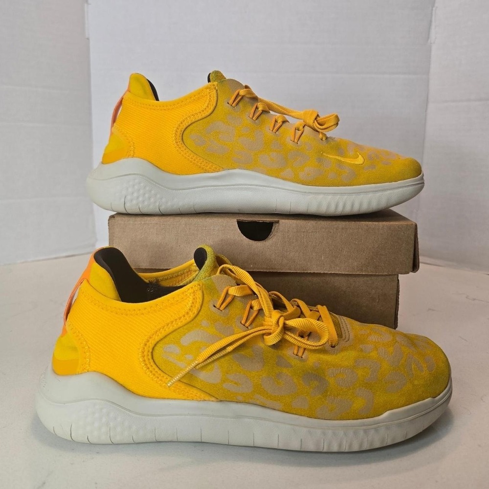 Nike Free TR 8 Shoes Womens Size 8 Yellow Gold Training Swoosh AQ0562-700